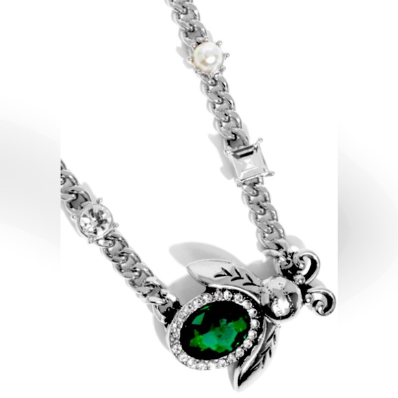 🔥🪲🔥 “BEDAZZLED BEETLE” GREEN NECKLACE WITH FREE EARRINGS ~ PAPARAZZI❗️🔥🪲🔥 - Picture 2 of 6